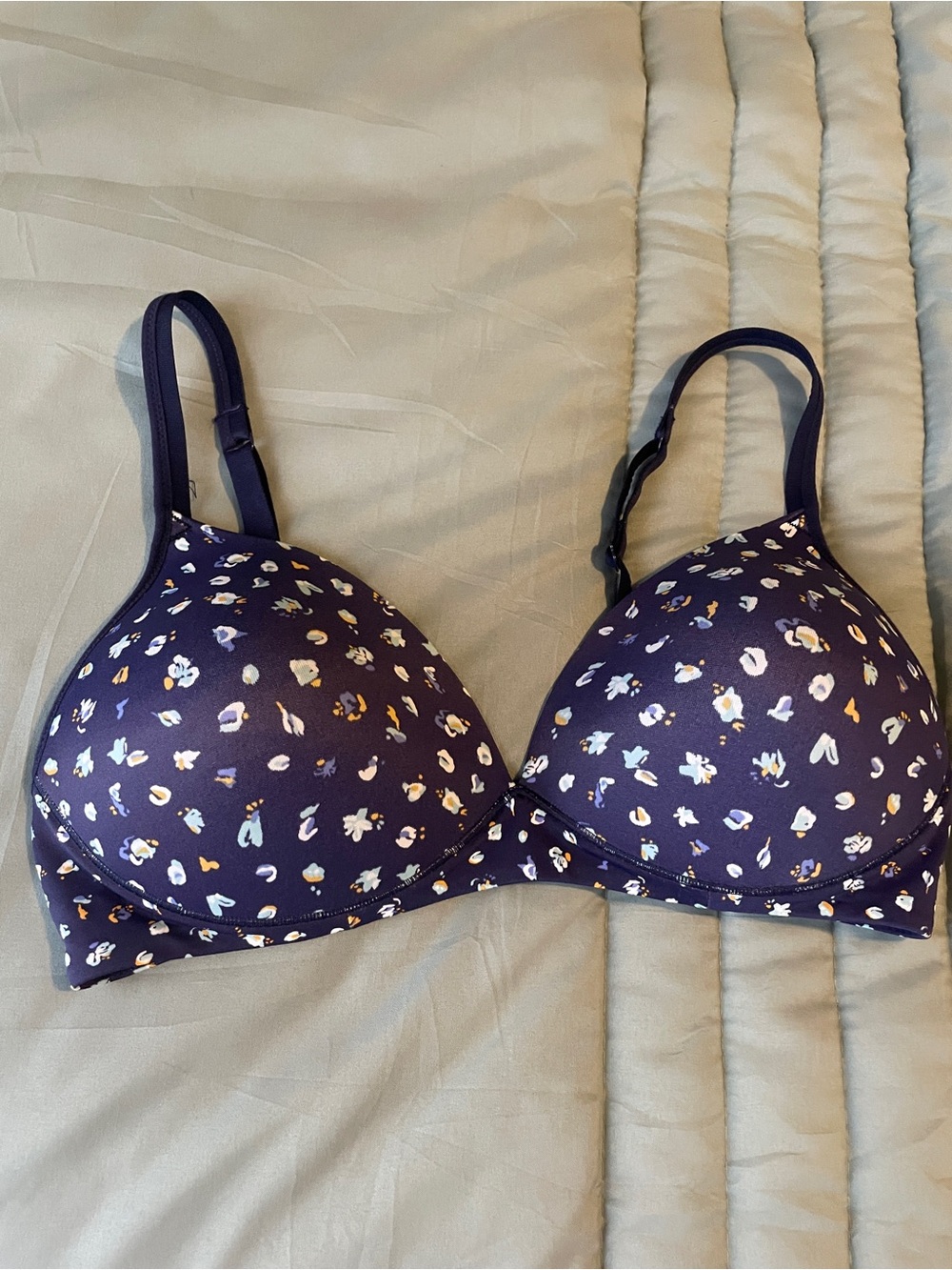 Warner’s Women's Navy Floral T-Shirt Bra size 34C